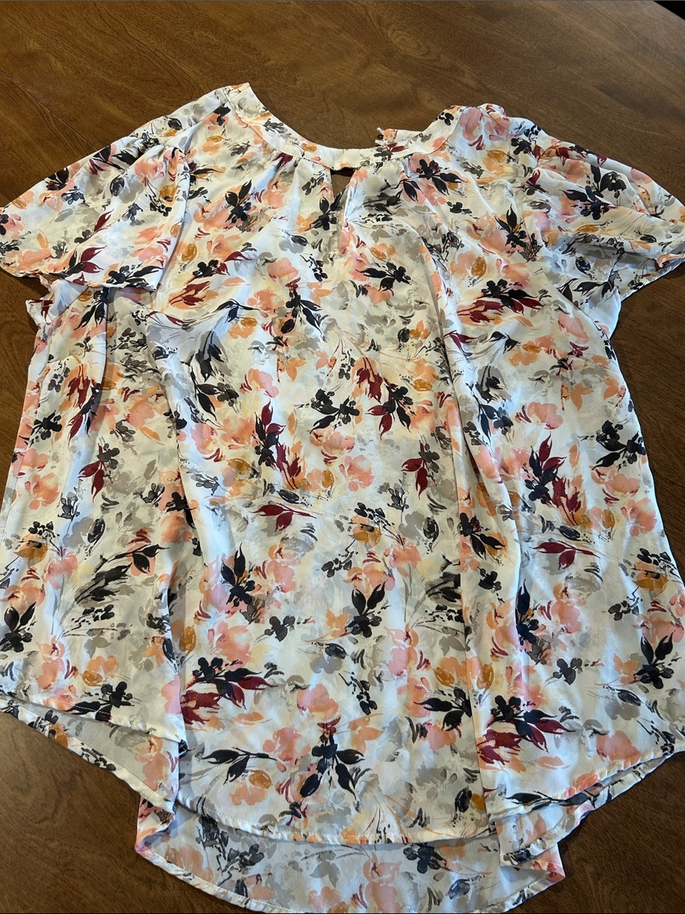torrid Floral Short-Sleeve Blouse in White with Pink, Peach & Maroon